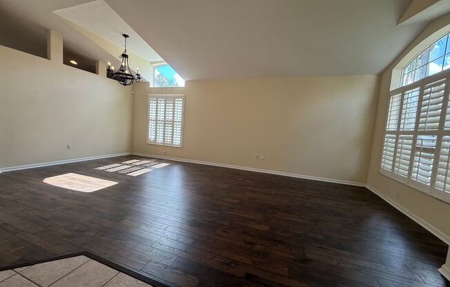 Beautiful Lake Mary 4 Bedroom home in Gated Community with Community Pools