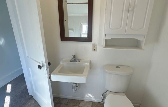 2 beds, 1 bath, $1,000