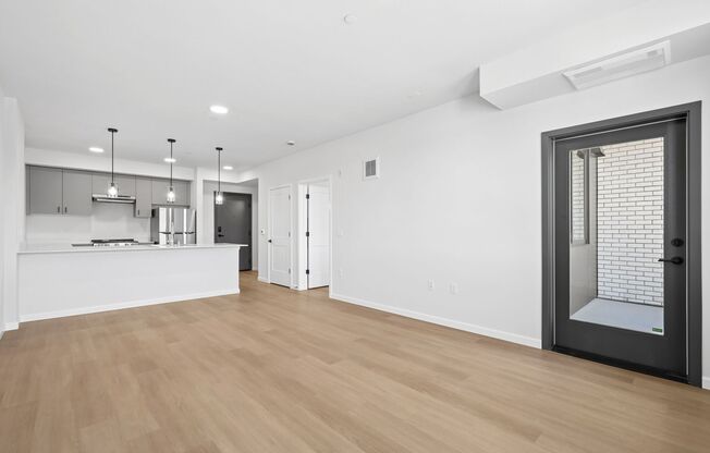 1 bed, 1 bath, 548 sqft, $1,975, Unit 317