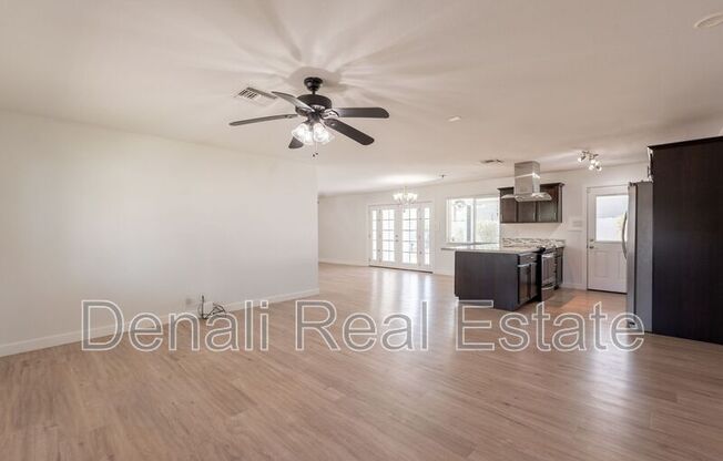 6808 E LOMA LNDG DR