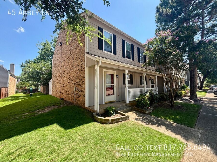 45 ABBEY LN