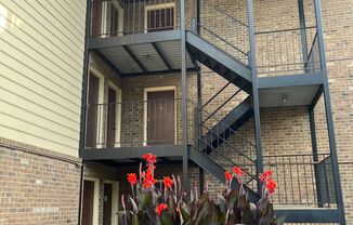 15th Street Apartments Available!