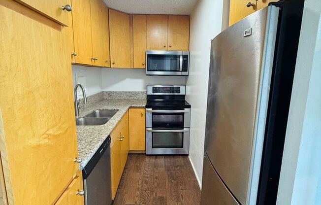 2 beds, 1 bath, $2,050