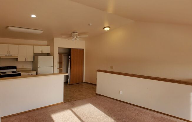 2 beds, 1 bath, $1,079