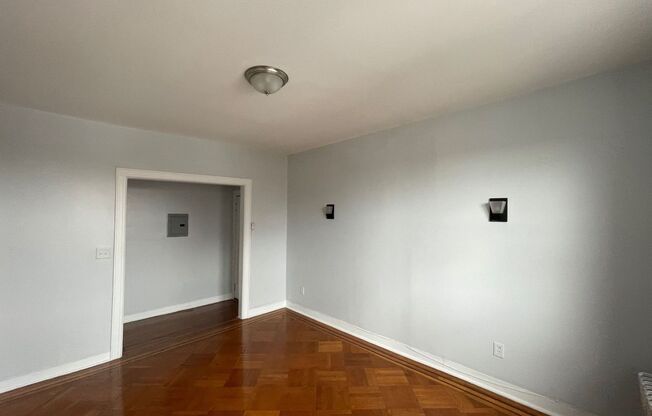 1 bed, 1 bath, $1,600, Unit D4