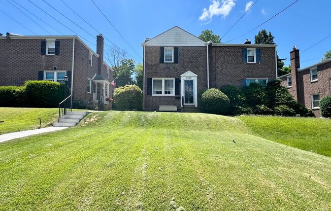 Gorgeous 3-Bedroom Home in Drexel Hill with Garage! Available mid-May!