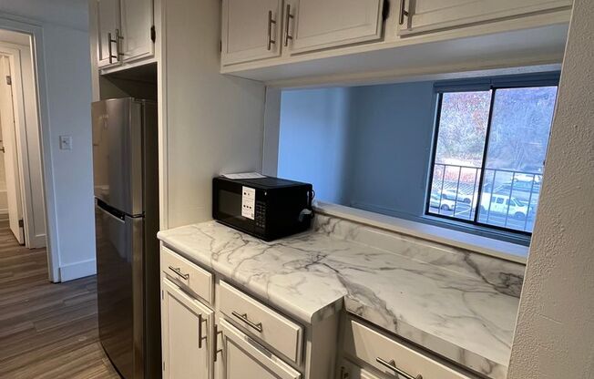 2 beds, 1.5 baths, 950 sqft, $1,545, Unit 335W