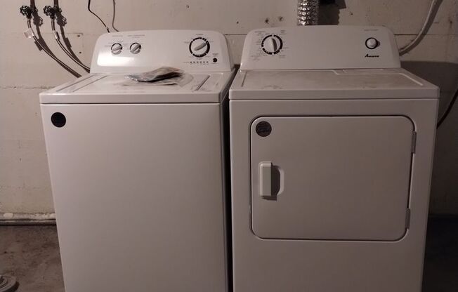 2 beds, 1.5 baths, 864 sqft, $1,290, Unit 5417 Plaza Lane