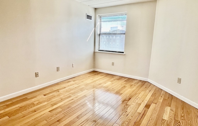 1 bed, 1 bath, 613 sqft, $2,600, Unit 504
