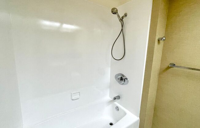 Studio, 1 bath, $1,800