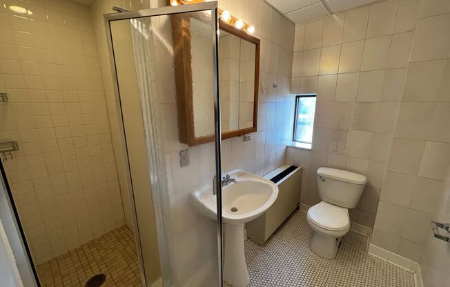 Studio, 1 bath, 400 sqft, $1,695, Unit 620-410