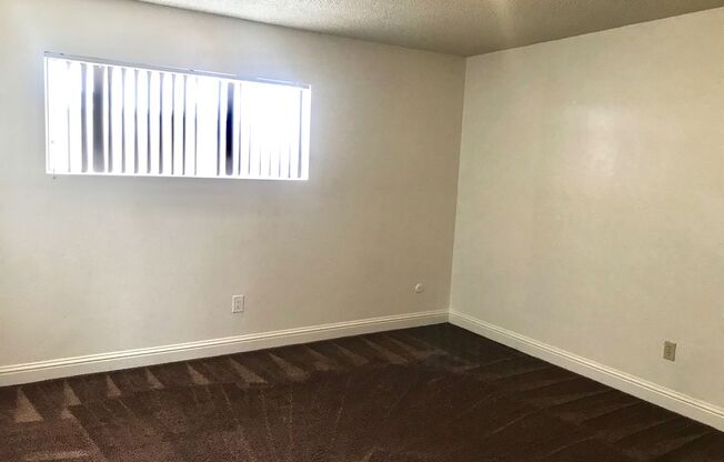 2 beds, 1 bath, 925 sqft, $1,195