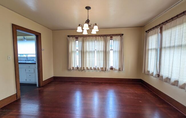 Charming 3 Bedroom House in Downtown
