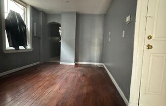 2 beds, 1 bath, $1,200, Unit 5 S. 5th St. A