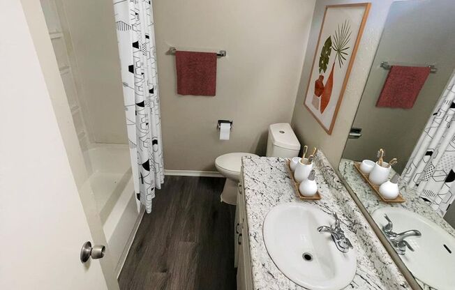 2 beds, 1 bath, 840 sqft, $710, Unit 392
