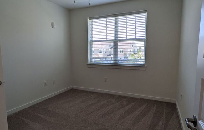1 bed, 1 bath, 664 sqft, $1,350, Unit 11-1124