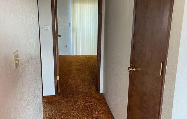 2 beds, 1 bath, 712 sqft, $850, Unit 30