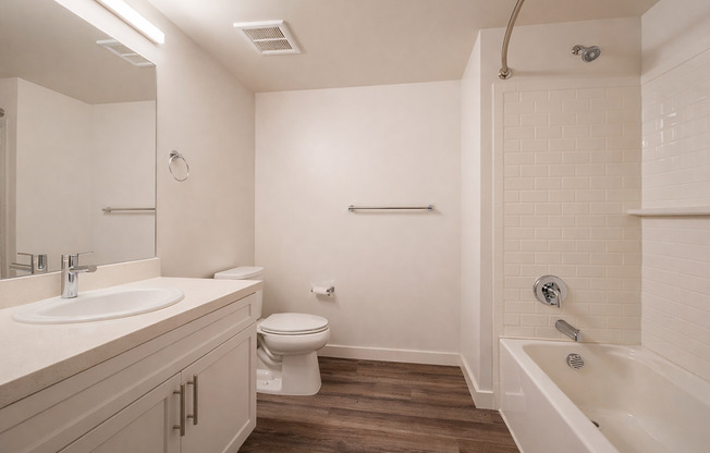 1 bed, 1 bath, 651 sqft, $1,595, Unit Semi - Private Single