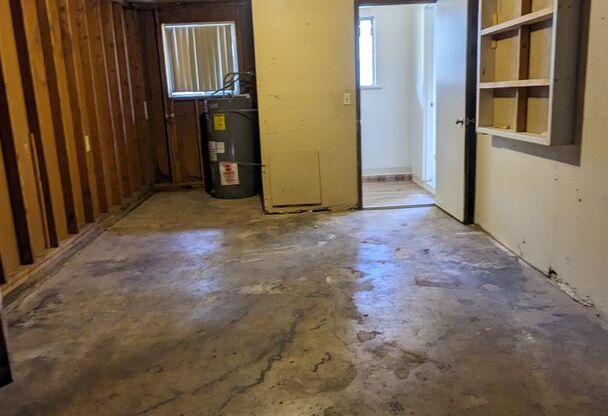 3 beds, 1.5 baths, 1,500 sqft, $1,893, Unit 2712-3