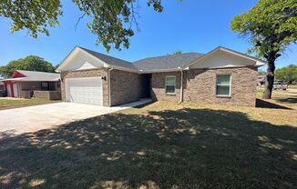 3 beds, 2 baths, $1,545