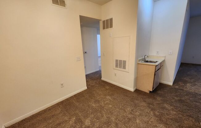 2 beds, 2 baths, $1,430