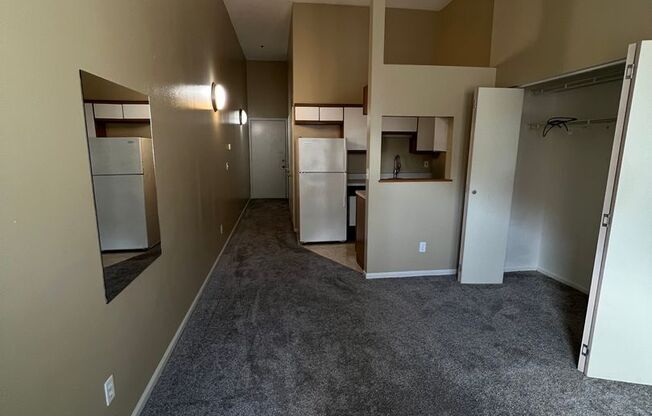 Studio, 1 bath, 405 sqft, $845, Unit 104