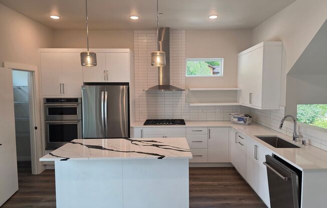 Beautiful New Townhouse 4BD Bothell