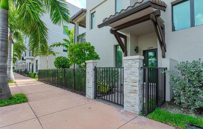 4260 NW 82 AVE