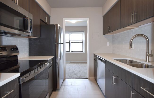 2 beds, 1 bath, 1,065 sqft, $1,995, Unit 3108-4