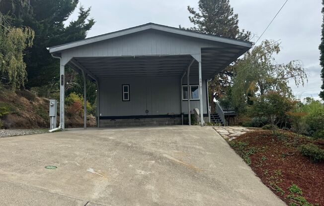 East Roseburg 3 bedroom 2 bath