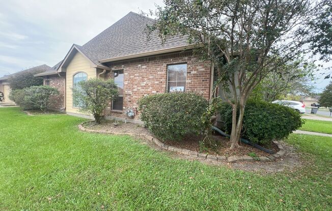 3 bedroom, 2 bathroom home located in Baton Rouge, LA.