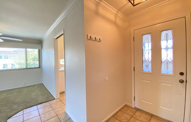 Beautiful corner condo in Lake San Marcos