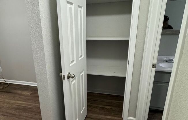 1 bed, 1 bath, 730 sqft, $925
