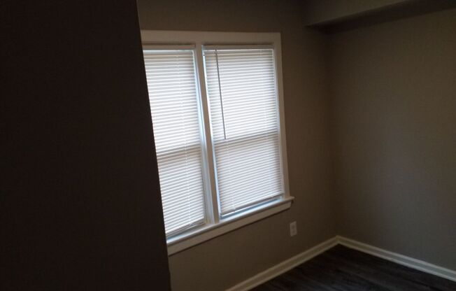 Studio, 1 bath, 800 sqft, $725, Unit 4D