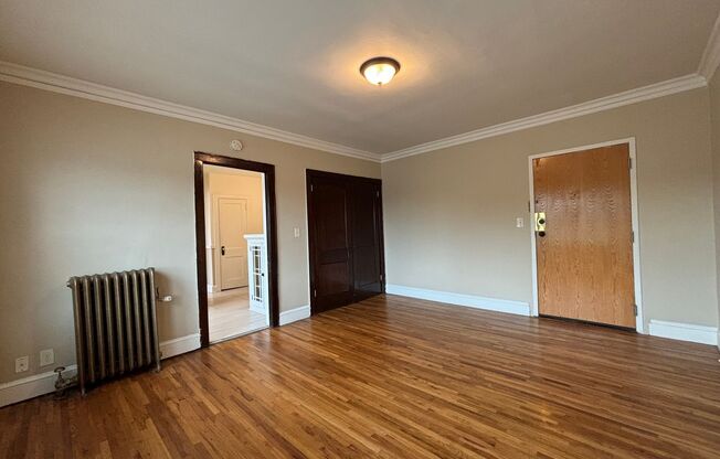 Studio, 1 bath, 445 sqft, $954, Unit 208