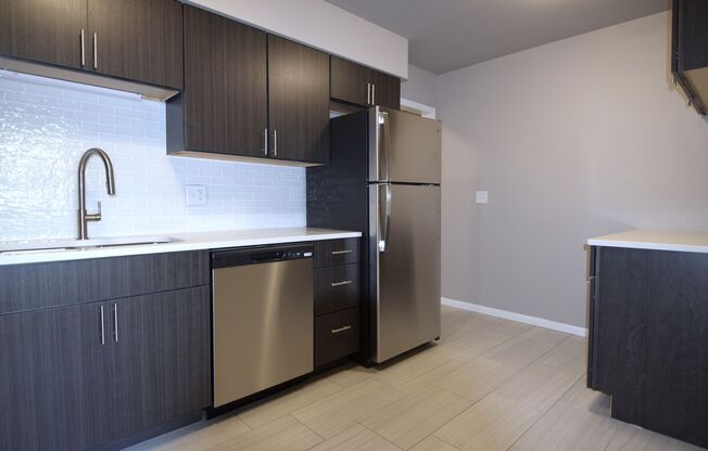 3 beds, 2 baths, 1,300 sqft, $2,480, Unit 3111-5
