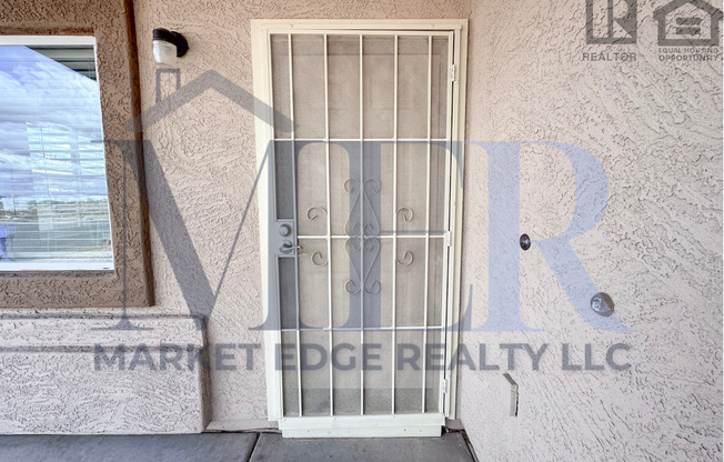 3Bed/2Bath Home at Broadway/16th St! Ready for Immediate Move-In!--NO HOA!