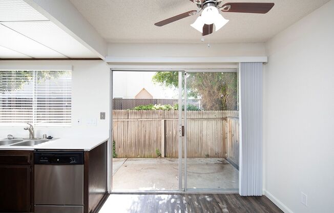 *MOVE-IN SPECIAL* Large One Bedroom in Gated Community with A/C