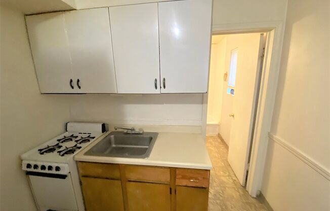 1 bed, 1 bath, 570 sqft, $975, Unit #6