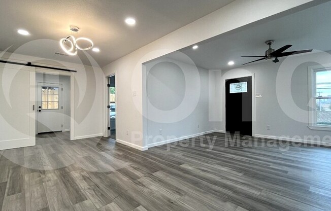 2521 AMELIA ST