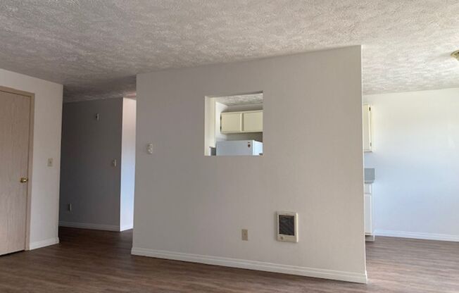 2 beds, 1 bath, 1,000 sqft, $1,150, Unit 203