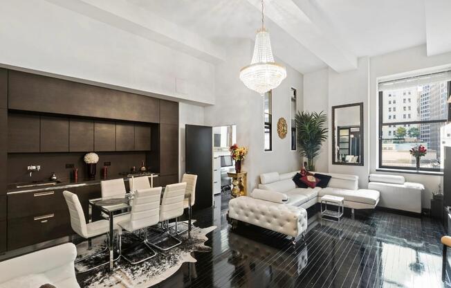 1 bed, 1 bath, 1,100 sqft, $6,000, Unit 605