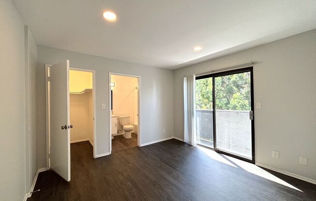 2 beds, 2 baths, 900 sqft, $1,948, Unit 320