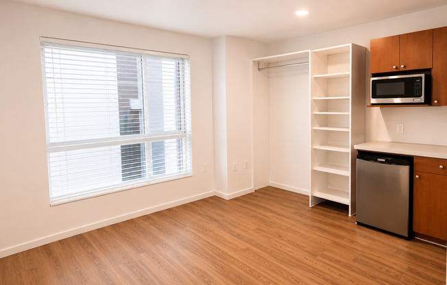 Studio, 1 bath, 175 sqft, $999, Unit 5304