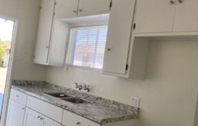 2 beds, 1 bath, 600 sqft, $2,500, Unit 16112 3/4