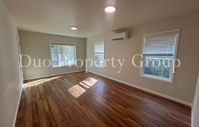 2 beds, 1 bath, $1,450, Unit 4