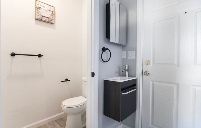 Studio, 1 bath, 138 sqft, $1,595