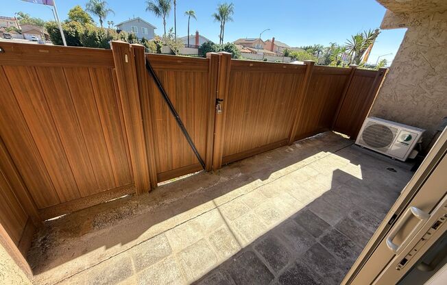2 beds, 2 baths, $2,595, Unit A-18