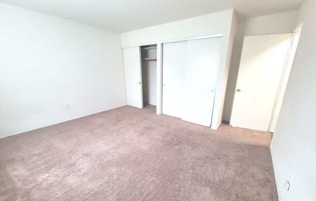 2 beds, 1 bath, $1,400, Unit 316