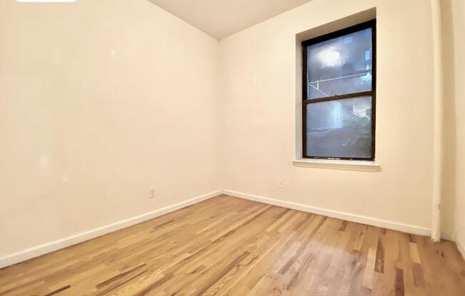 2 beds, 1 bath, $2,550, Unit 26